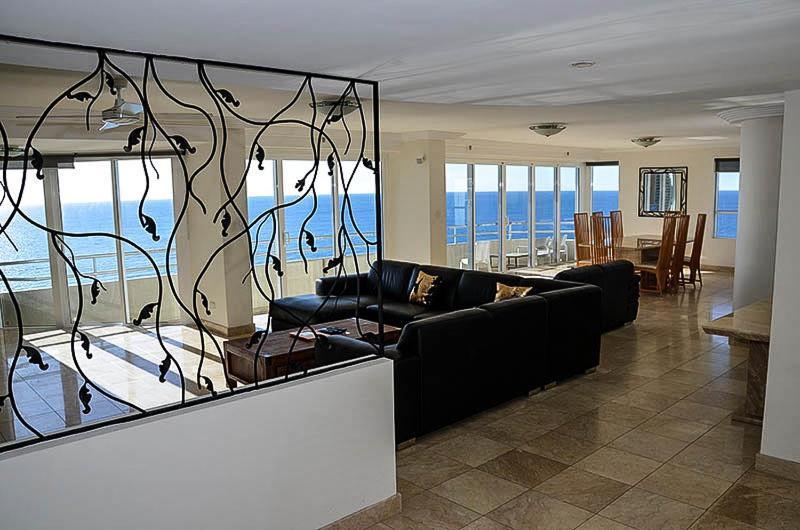 Zenith Ocean Front Apartments Guldkusten Exteriör bild